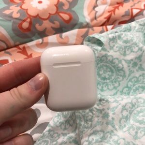 Slightly Used Apple Airpods, great condition